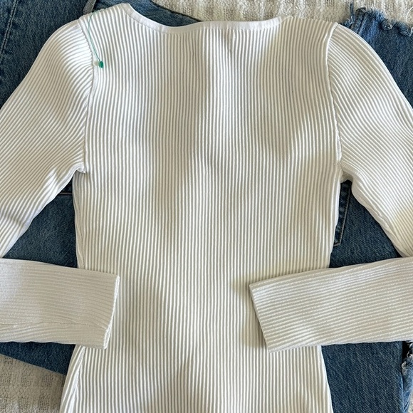 Babaton White Sweetheart Neckline Top ✨🦀 - Picture 5 of 6